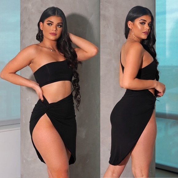 Black Asymmetrical Skirt Set - Picture 2 of 5